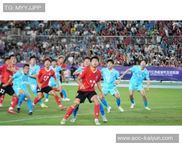 南通队禁区外惊艳凌空抽射中框金成民倒勾补射精彩破门